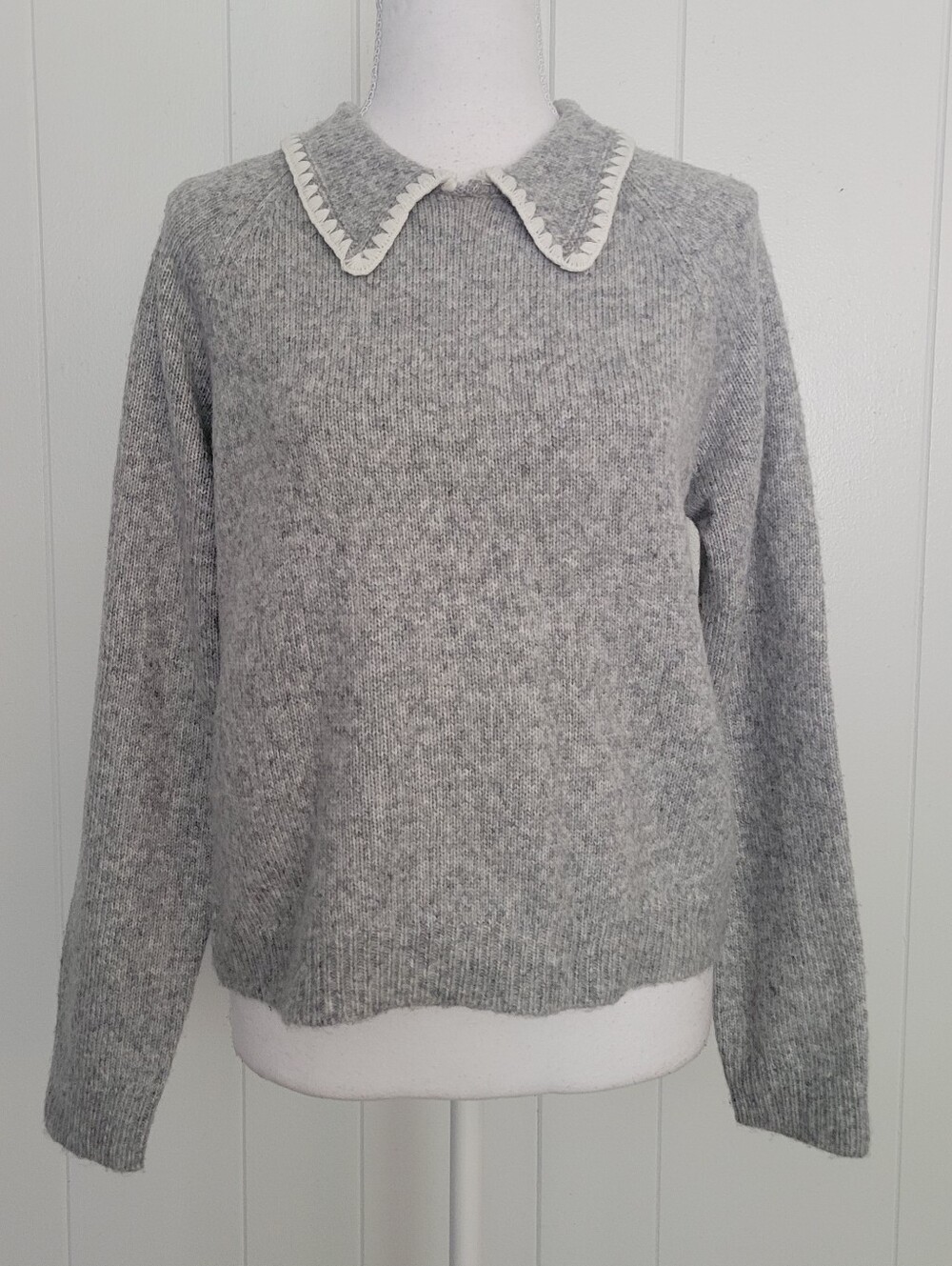 Bailey 44 Sweater Pullover Embroidered Trim Collared White & Gray Coquette LG